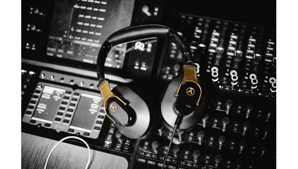 Austrian Audio Hi-X18 - Επετειακά ακουστικά επαγγελματικών προδιαγραφών με ήχο υψηλής ακρίβειας και ξεχωριστή αισθητική Austrian Audio Hi-X18 - Επετειακά ακουστικά επαγγελματικών προδιαγραφών με ήχο υψηλής ακρίβειας και ξεχωριστή αισθητική