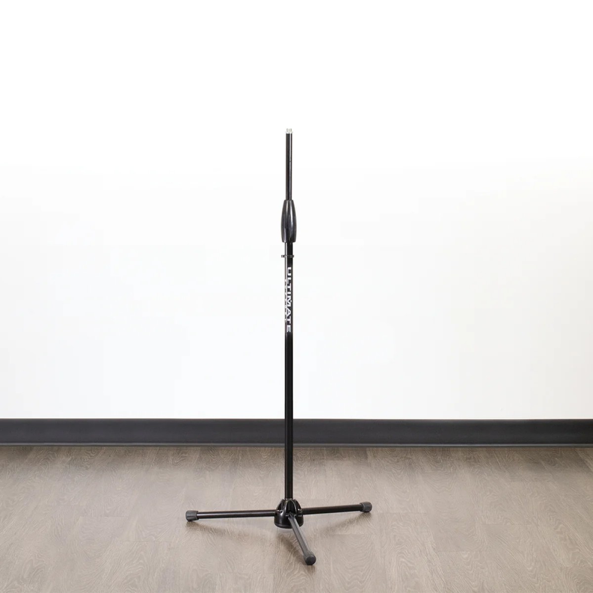 ULTIMATE PRO SERIES EXTREME STANDARD HEIGHT MIC STAND WITH PATENTED QUARTER-TURN CLUTCH ULTIMATE PRO SERIES EXTREME STANDARD HEIGHT MIC STAND WITH PATENTED QUARTER-TURN CLUTCH