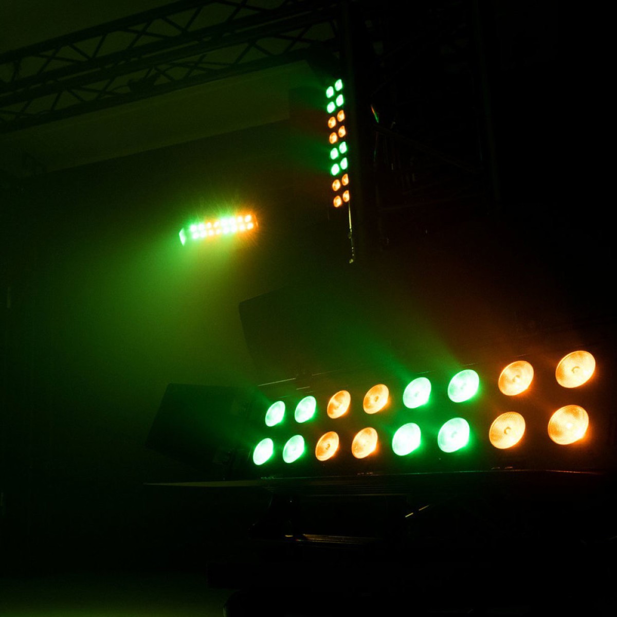 ΜΠΑΡΑ ΜΕ 16 LEDs ΤΩΝ 12W RGBW+UV F/C 